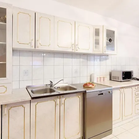 Lastavica Galovac (Zadar)