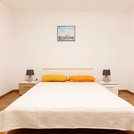 Apartment Lastavica *