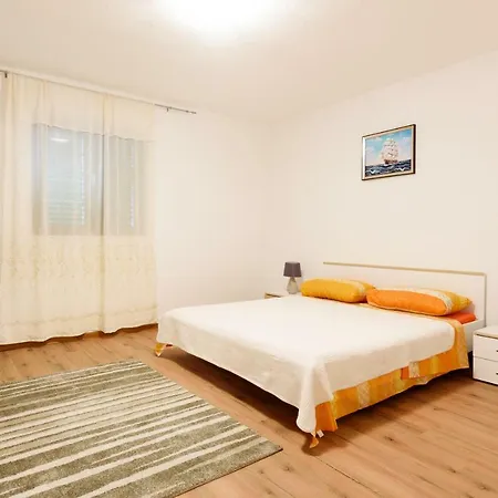 Lastavica * Galovac (Zadar)